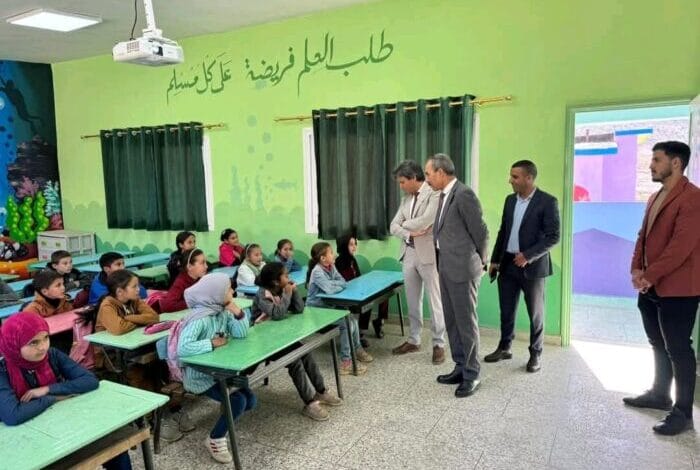 تنزيل مشروع مؤسسات الريادة بالمجال القروي بصفرو موضوع زيارة مدير الأكاديمية لمجموعة من المؤسسات التعليمية بالإقليم