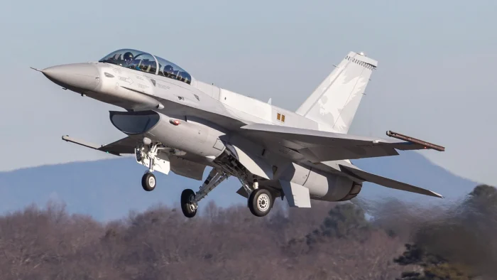 المغرب يخطو نحو نادي الصناعات العسكرية الكبرى بإطلاق مصنع لتجميع مقاتلات F-16 الأمريكية
